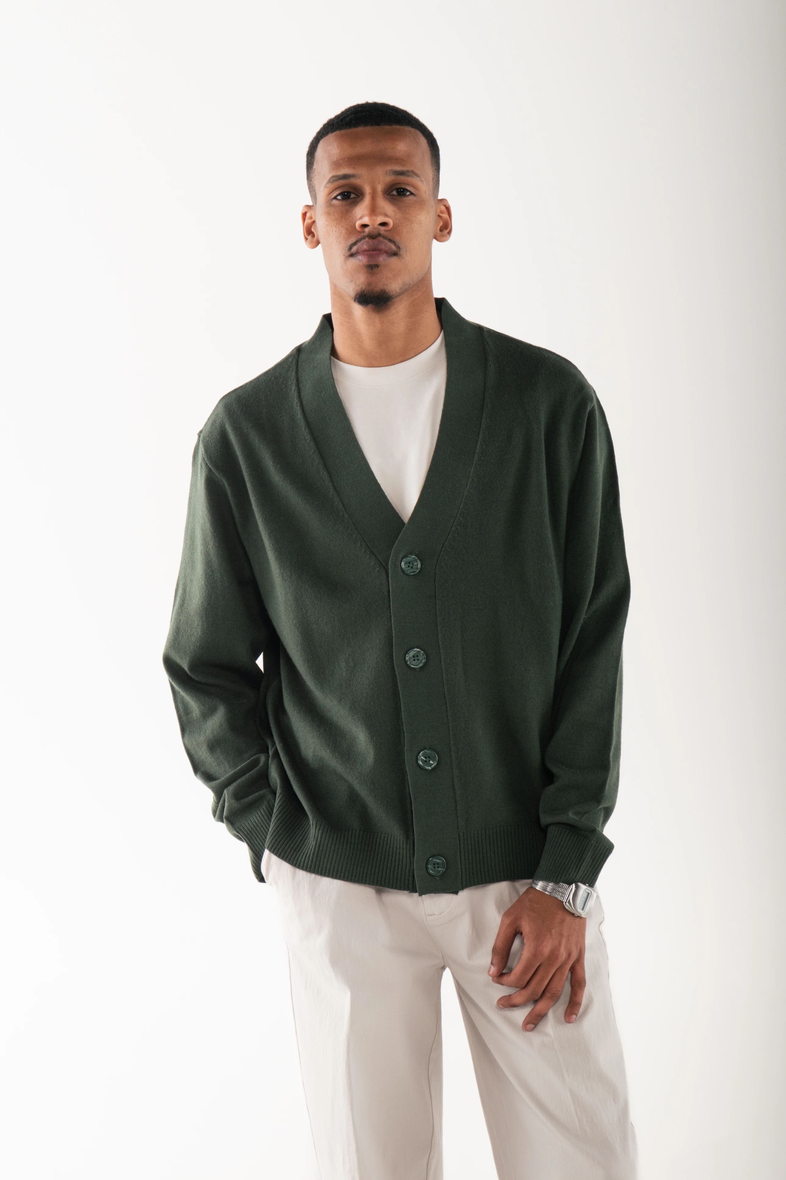 MEN'S V NECK CARDIGAN image 2
