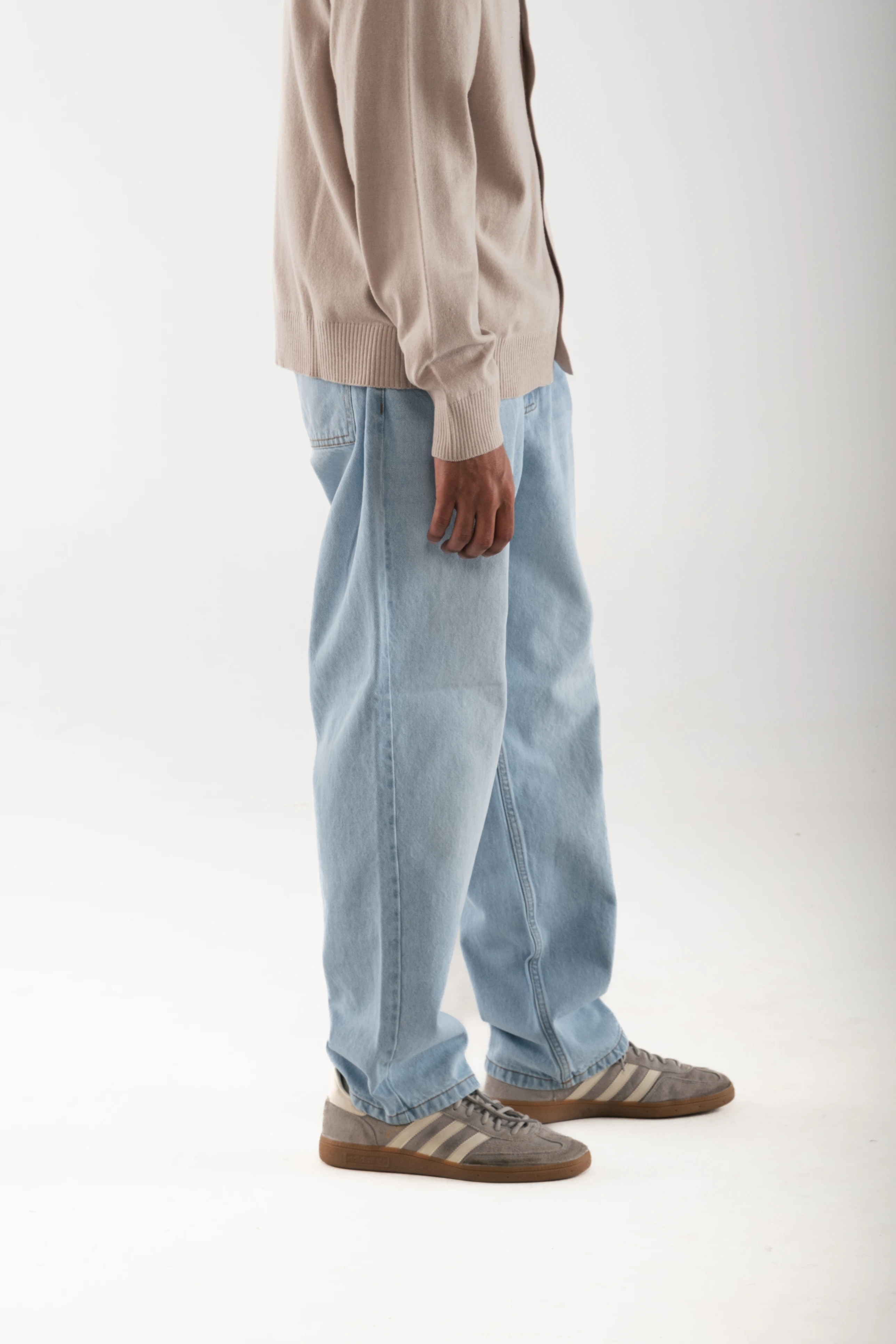 Oversized Jeans image 2