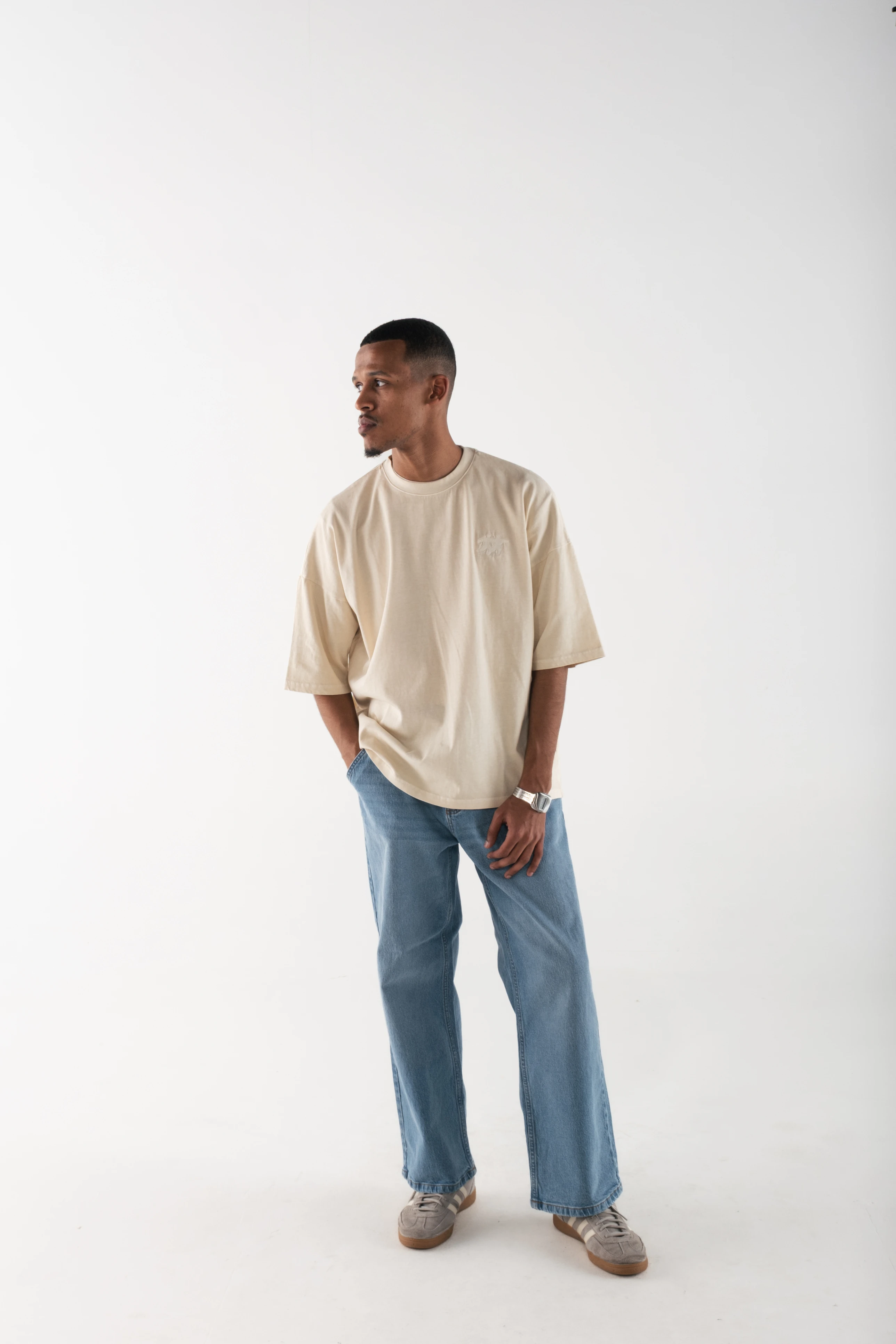 Loose Fit Washed Jeans