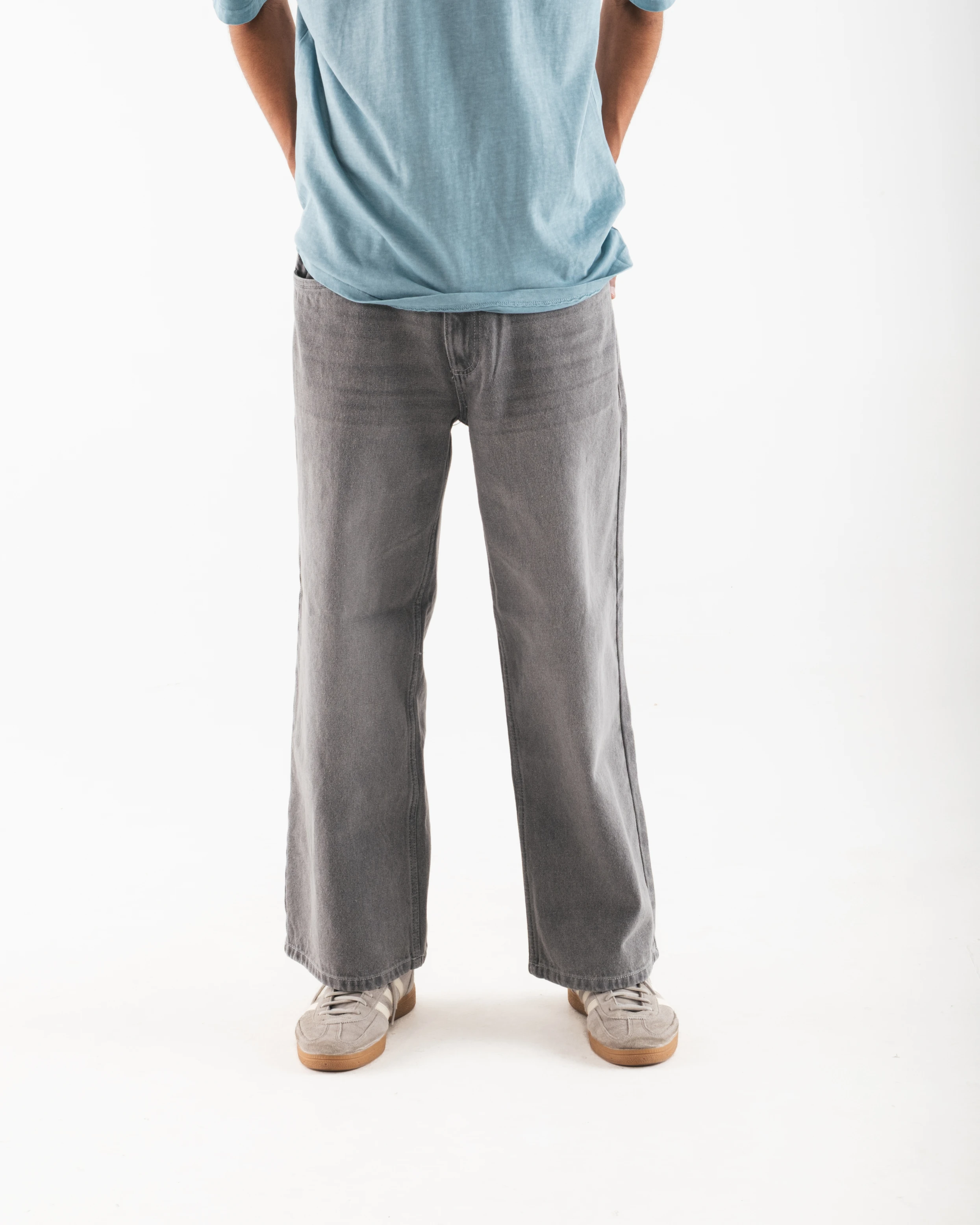 Low Waist Regular Fit Jeans image 4