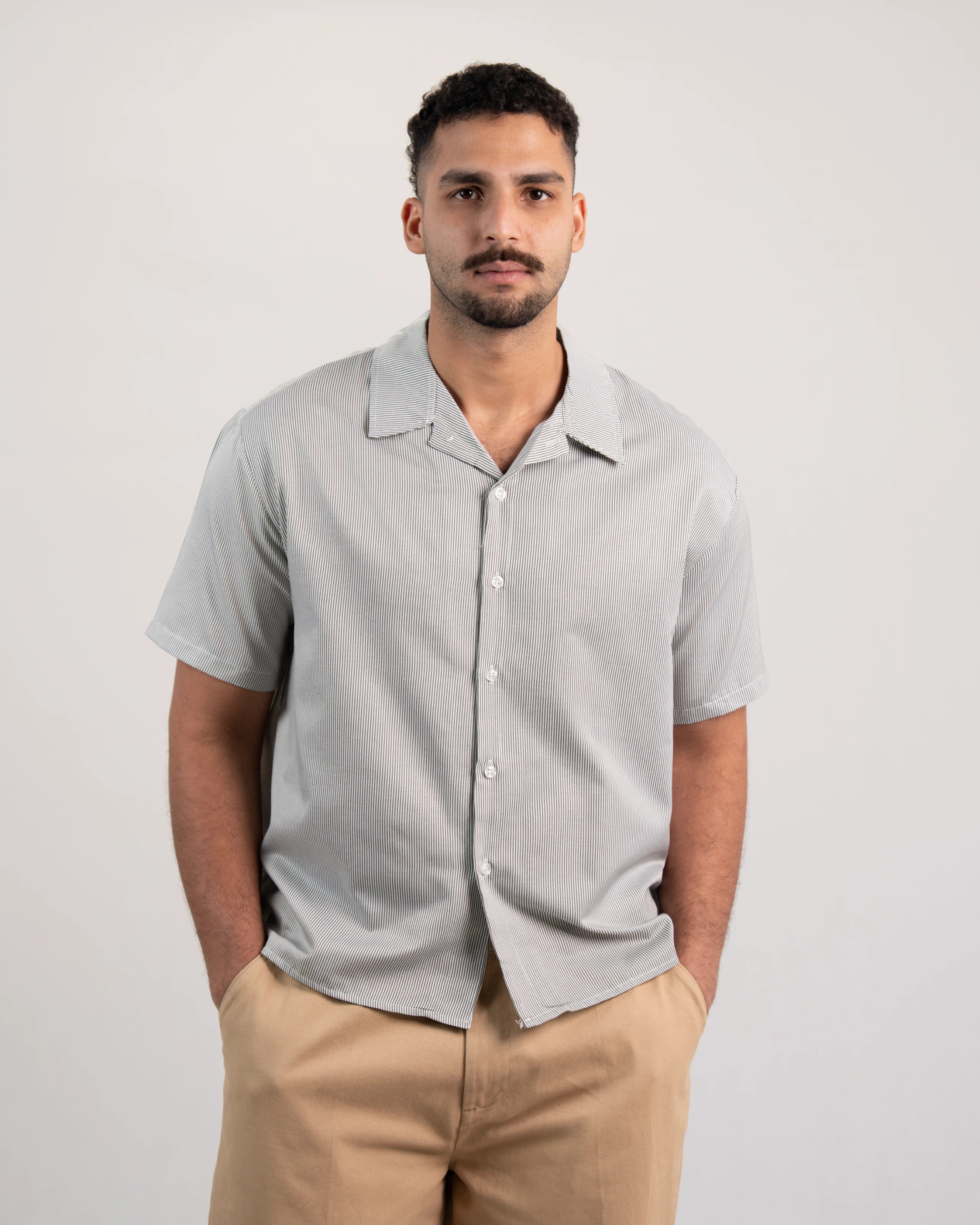 Short sleeve V embroidered shirt